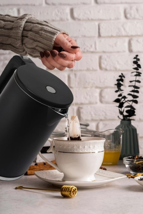 CZAJNIK ELEKTRYCZNY BEZPRZEWODOWY TURYSTYCZNY 1500 W 1.2 L OBROTOWY CZARNY