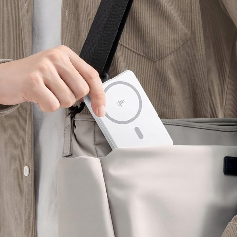 Powerbank Airpow II 10000mAh Qi2 MagSafe 22.5W z kablem USB-C 20V 3A 30cm - biały