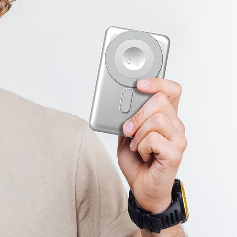 Powerbank K29 10000mAh MagSafe metalowa obudowa podstawka kable USB-C iPhone Lightning PD 20W - srebrny