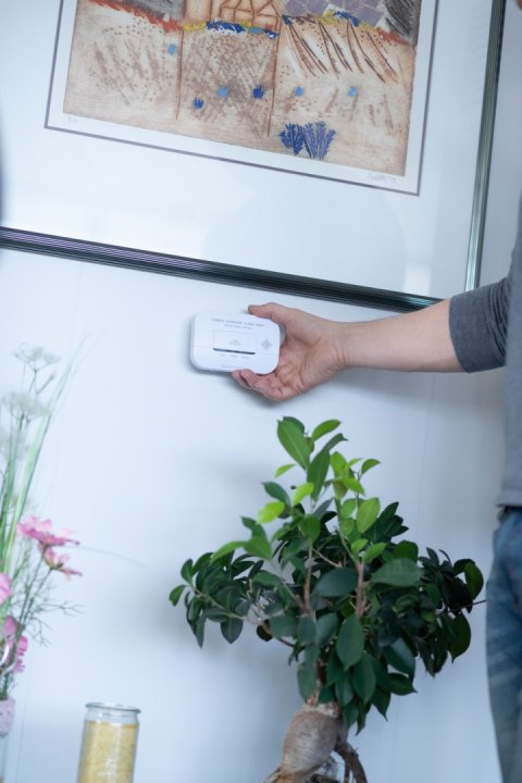 Czujnik czadu tlenku węgla z sygnałem alarmowym i diodami LED - biały