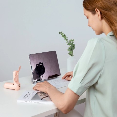 Wiatrak przenośny mini wentylator powerbank latarka USB-A USB-C 4500mAh - różowy