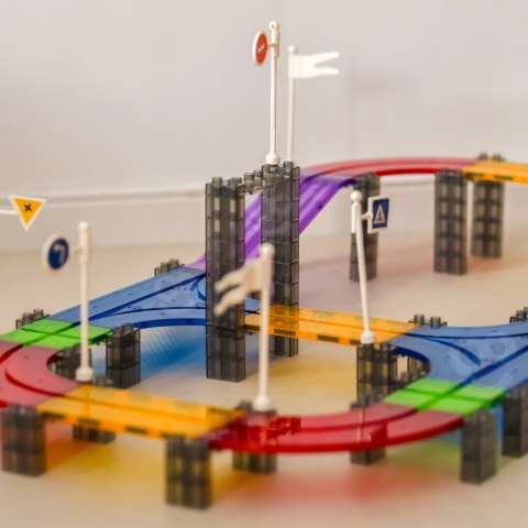 WOOPIE Magnetyczny Tor Samochodowy Wyścigowy + Autko 137 El.