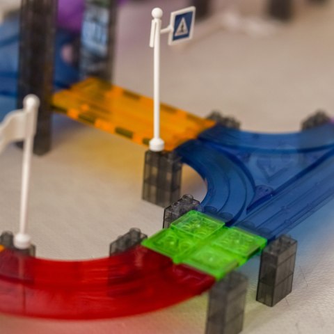 WOOPIE Magnetyczny Tor Samochodowy Wyścigowy + Autko 76 el.