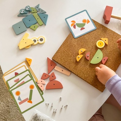 Drewniana Przybijanka z Młotkiem Układanka 20 wzorów 82 el.