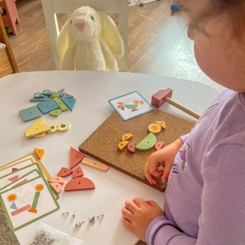 Drewniana Przybijanka z Młotkiem Układanka 20 wzorów 82 el.